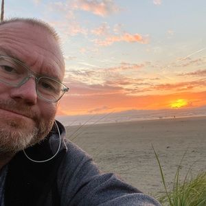 Meet your Posher, Dennis